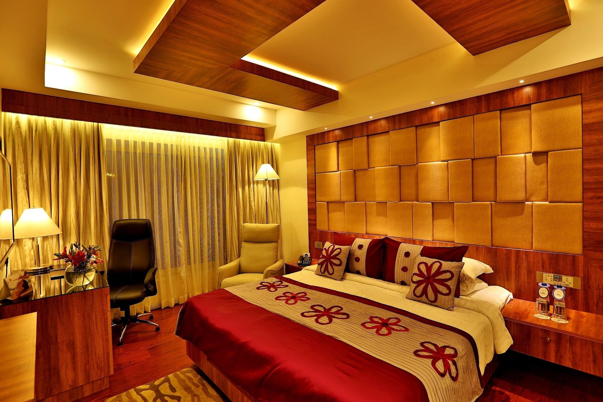 Olive Downtown Hotel Kochi Buitenkant foto