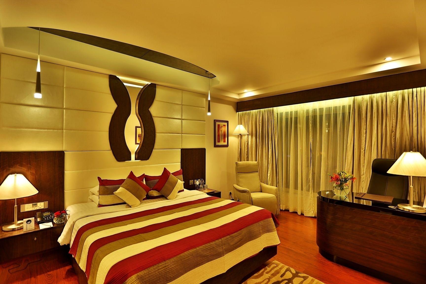 Olive Downtown Hotel Kochi Buitenkant foto