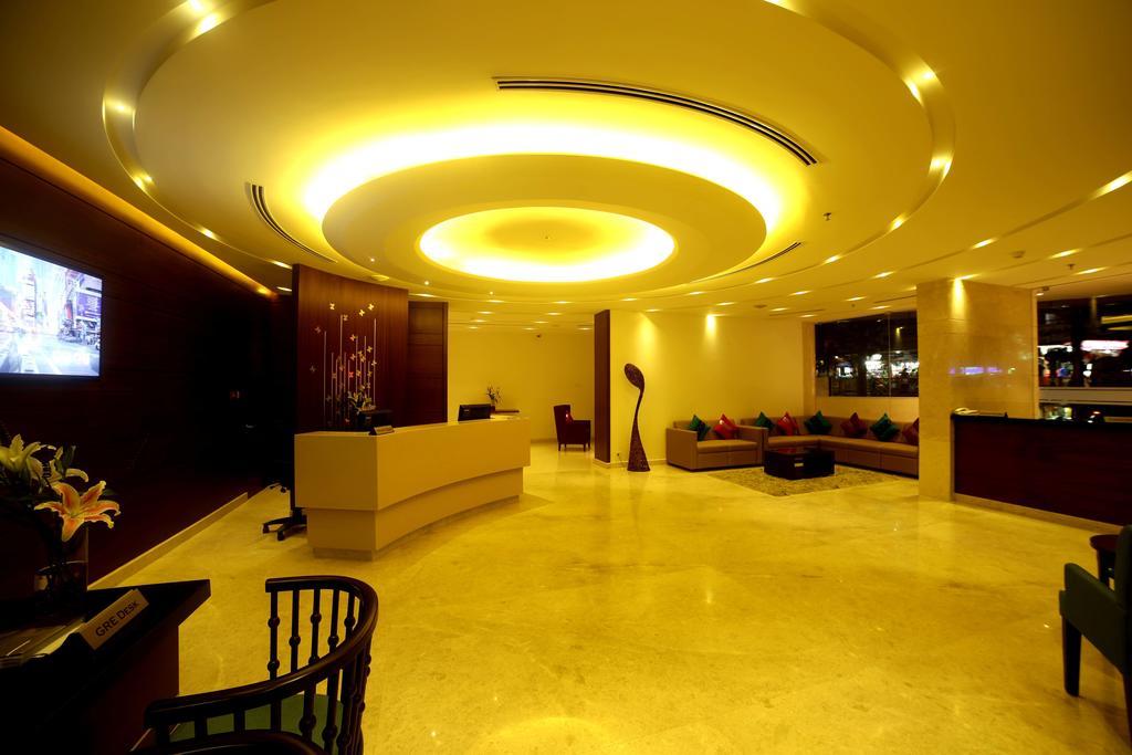 Olive Downtown Hotel Kochi Buitenkant foto