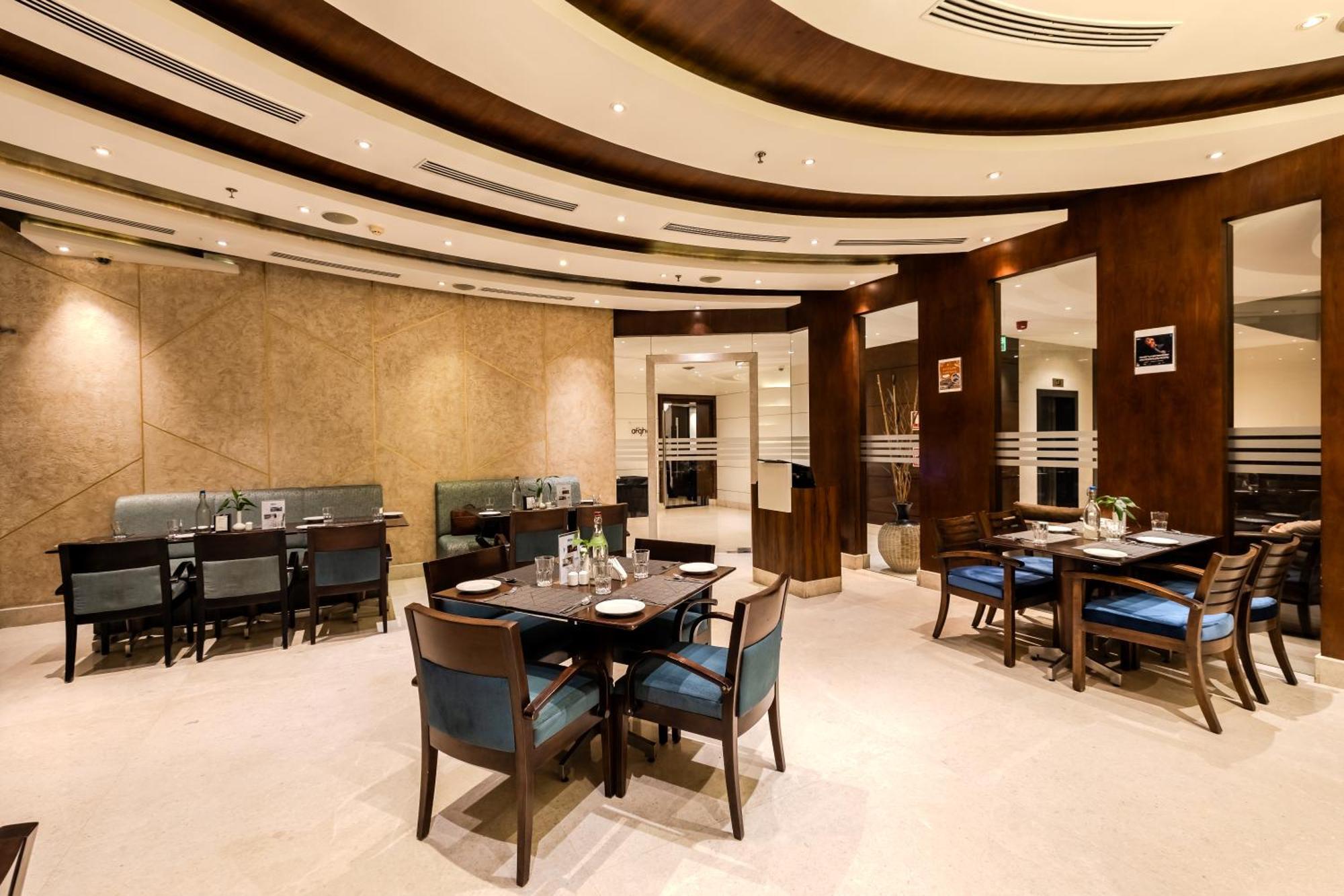 Olive Downtown Hotel Kochi Buitenkant foto