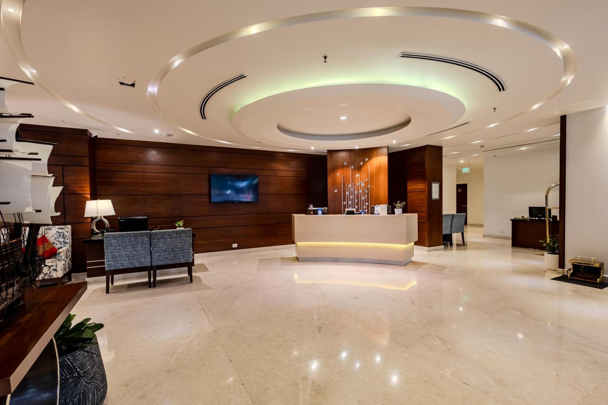 Olive Downtown Hotel Kochi Buitenkant foto