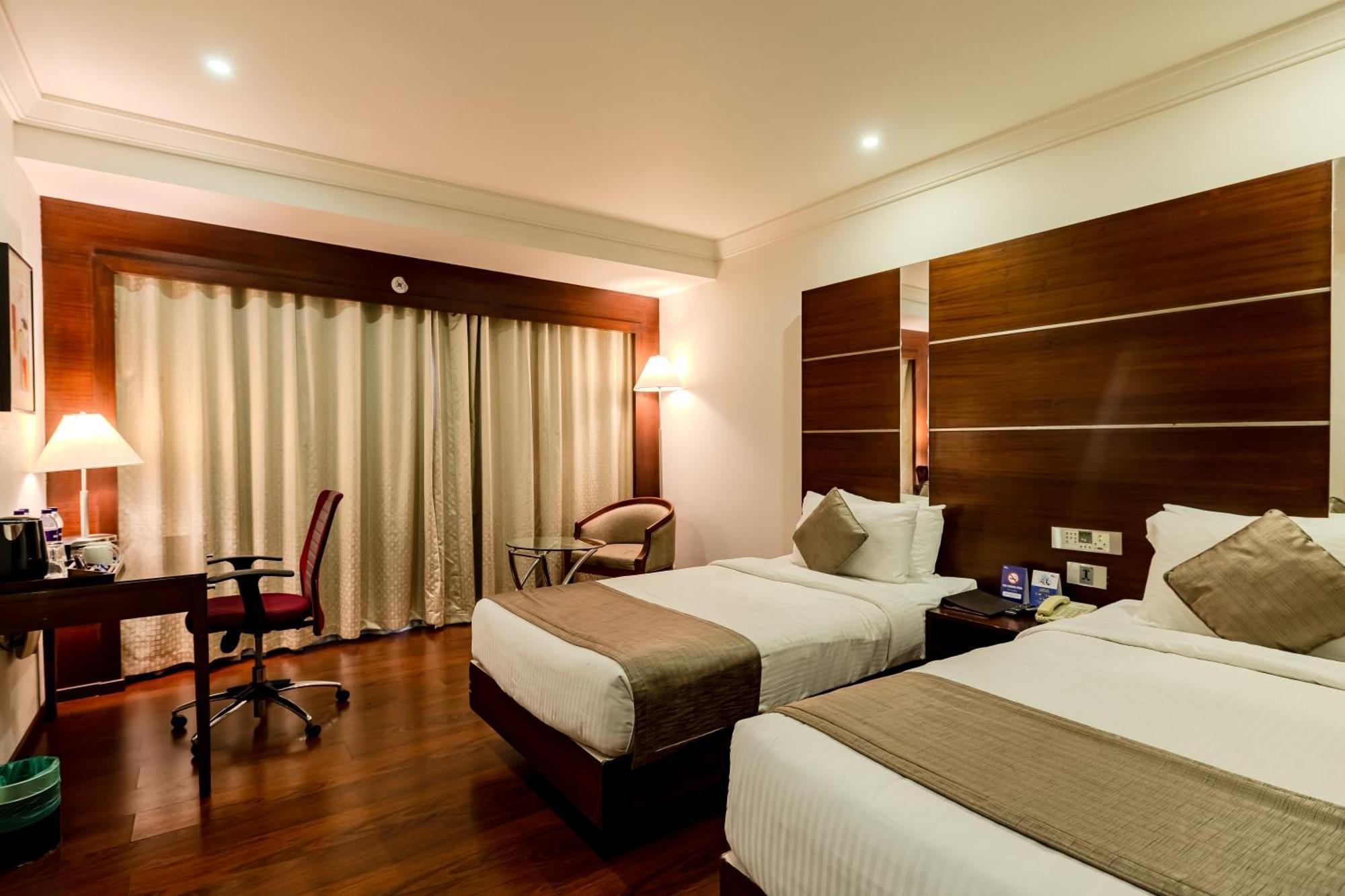 Olive Downtown Hotel Kochi Buitenkant foto