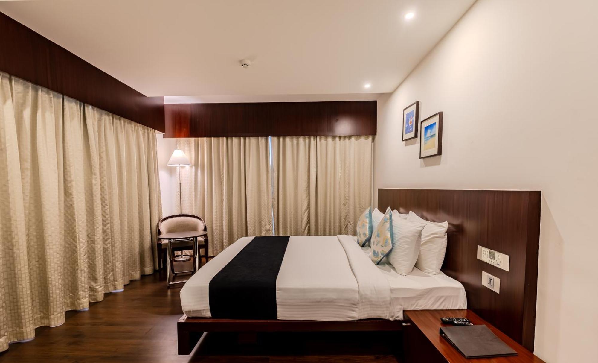 Olive Downtown Hotel Kochi Buitenkant foto