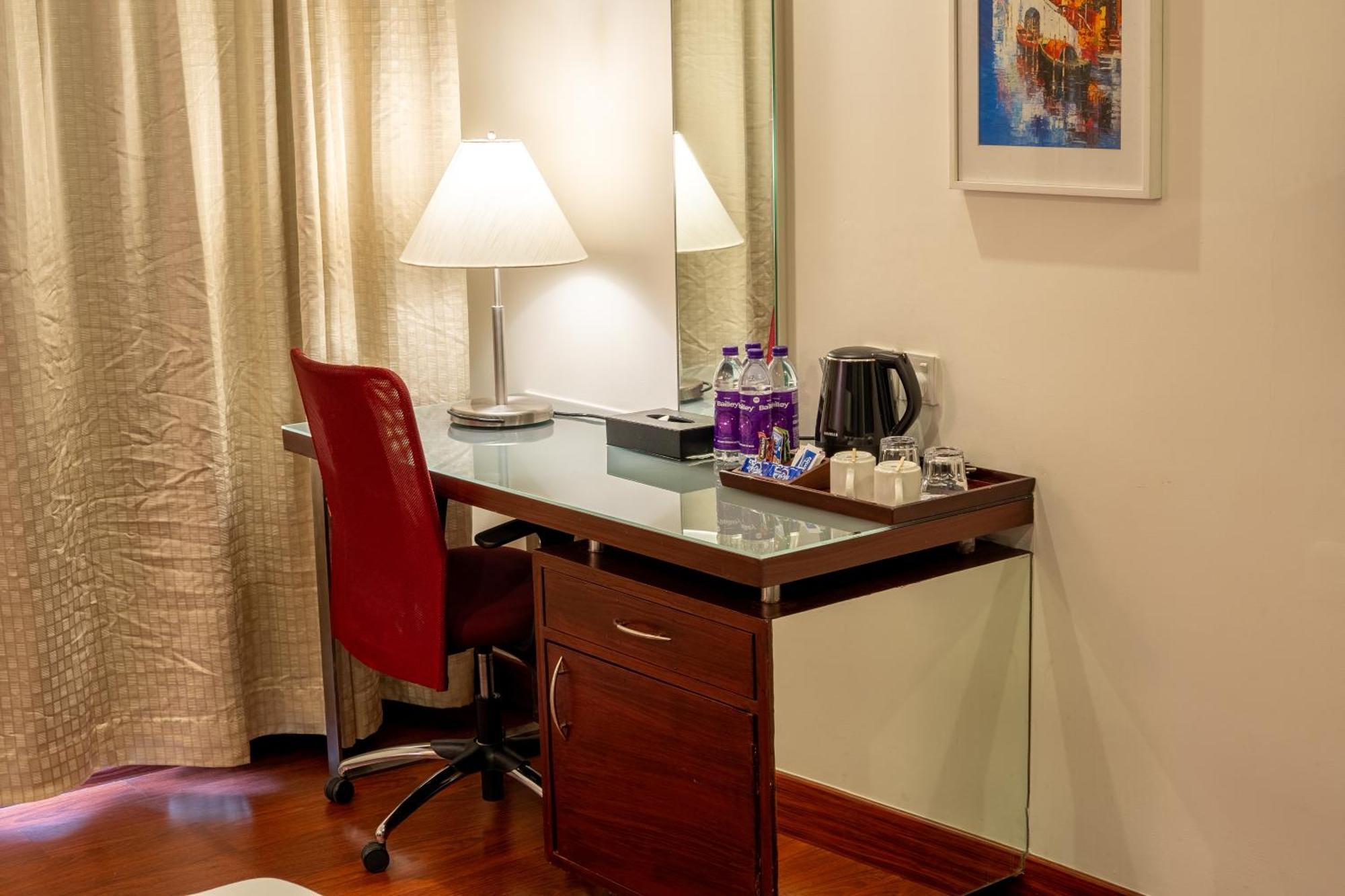 Olive Downtown Hotel Kochi Buitenkant foto