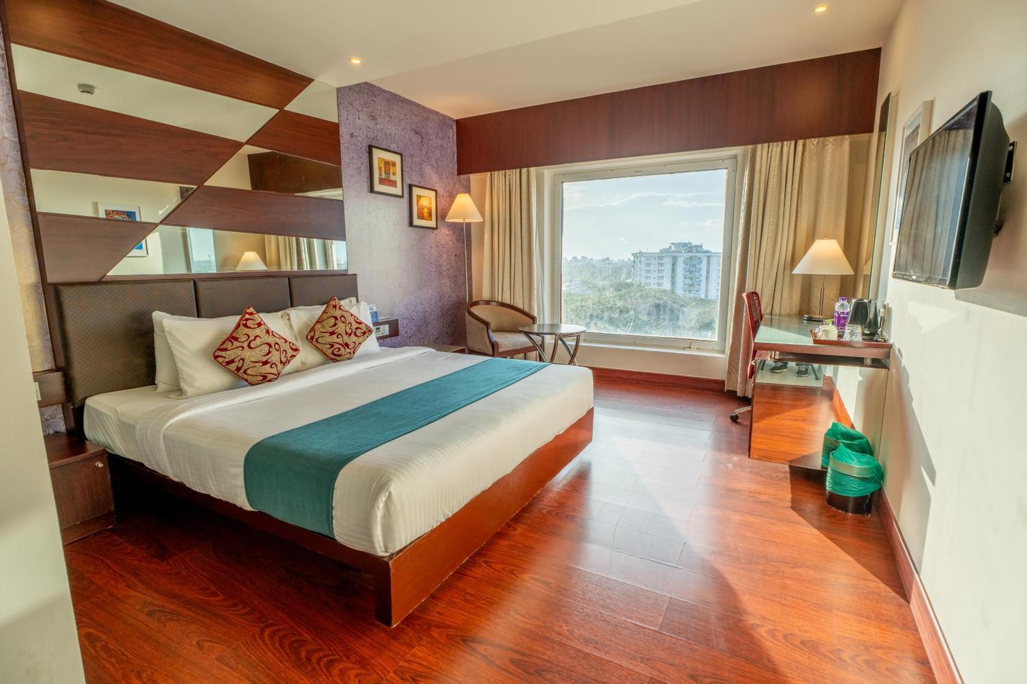 Olive Downtown Hotel Kochi Buitenkant foto