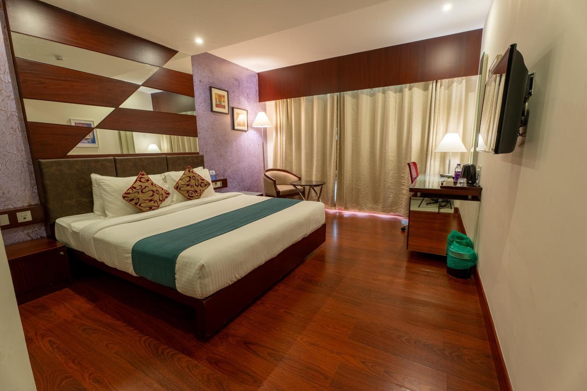 Olive Downtown Hotel Kochi Buitenkant foto