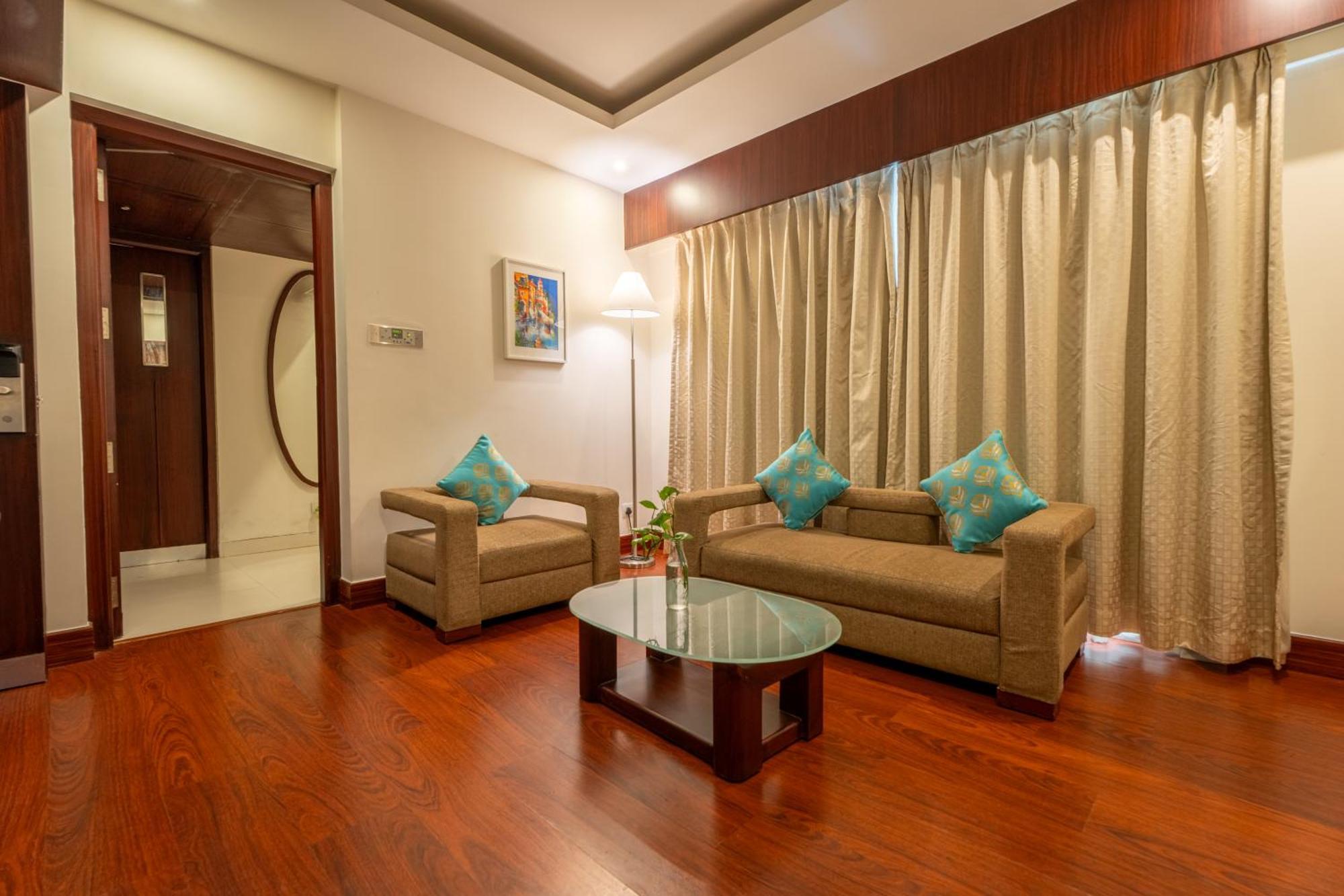 Olive Downtown Hotel Kochi Buitenkant foto