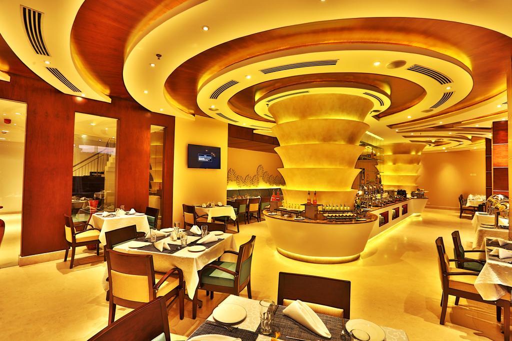 Olive Downtown Hotel Kochi Buitenkant foto