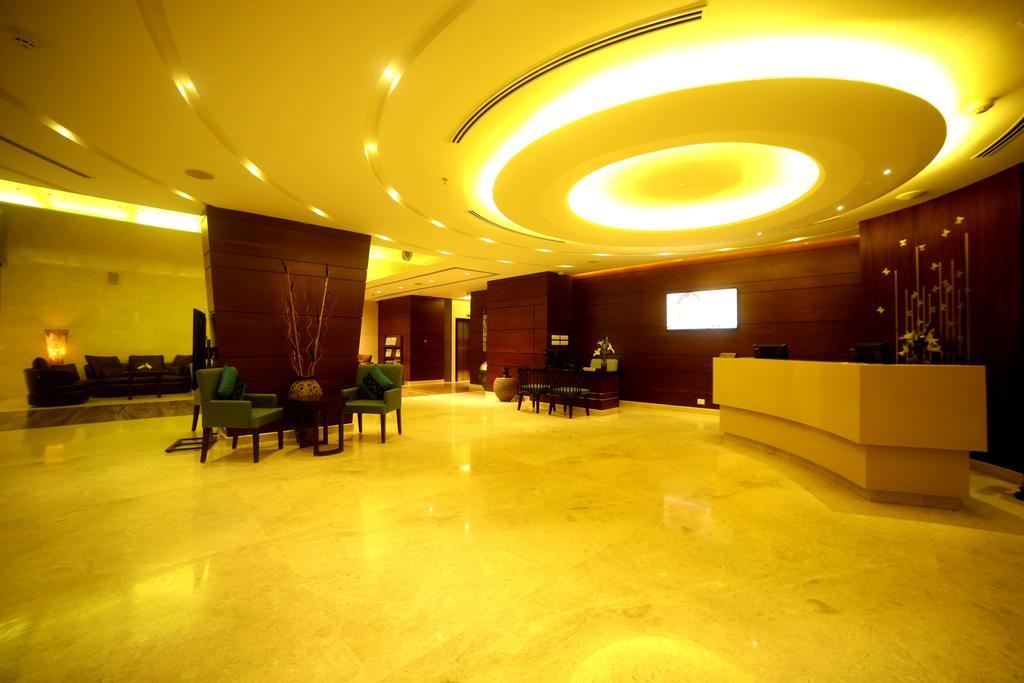 Olive Downtown Hotel Kochi Buitenkant foto